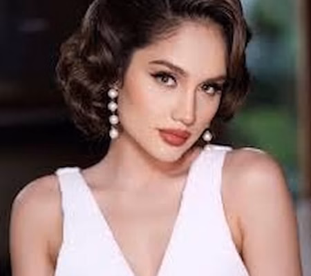 Cinta Laura