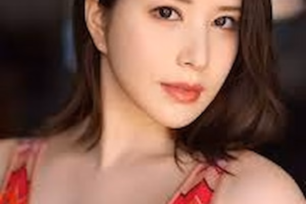 凪光 (Nagi Hikaru)